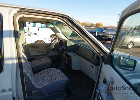 1988 Plymouth Voyager Se from USA, damaged, VIN 2P4FH41K6JR619098